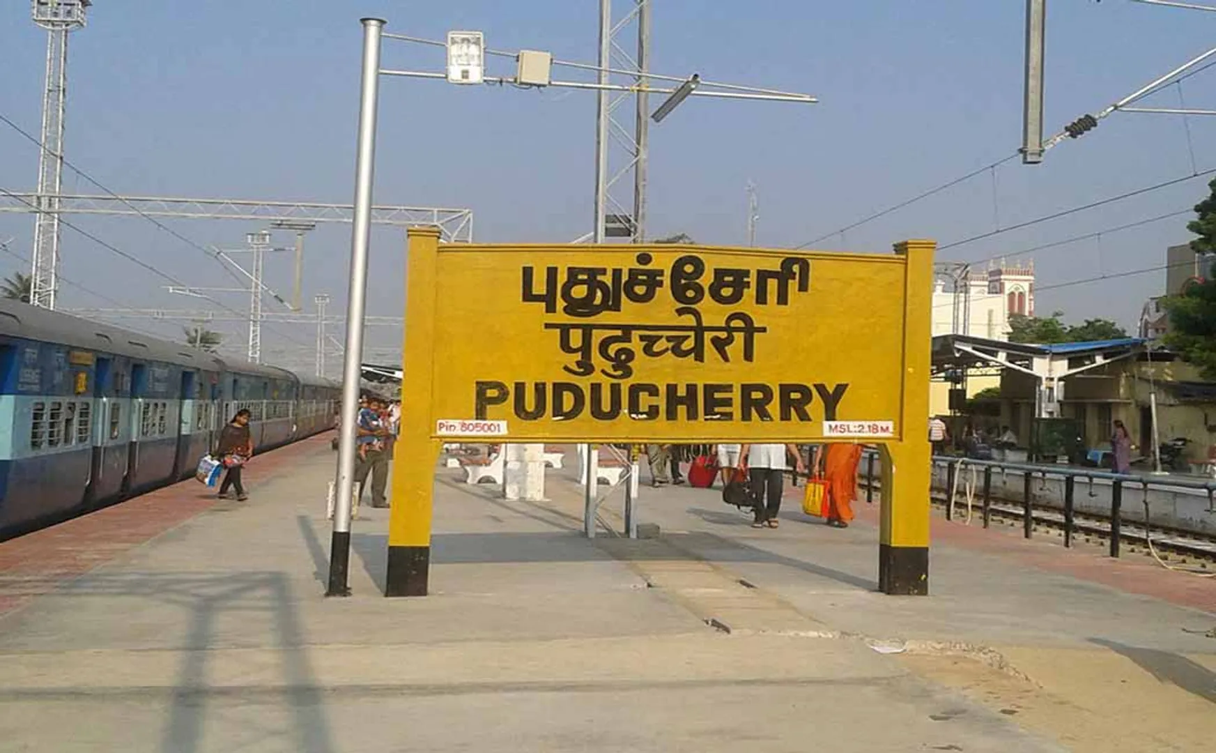 PUDUCHERRY LAWSPET, UNIVERSITY PROFESSOR HOME THIEF GOLD AND MONEY